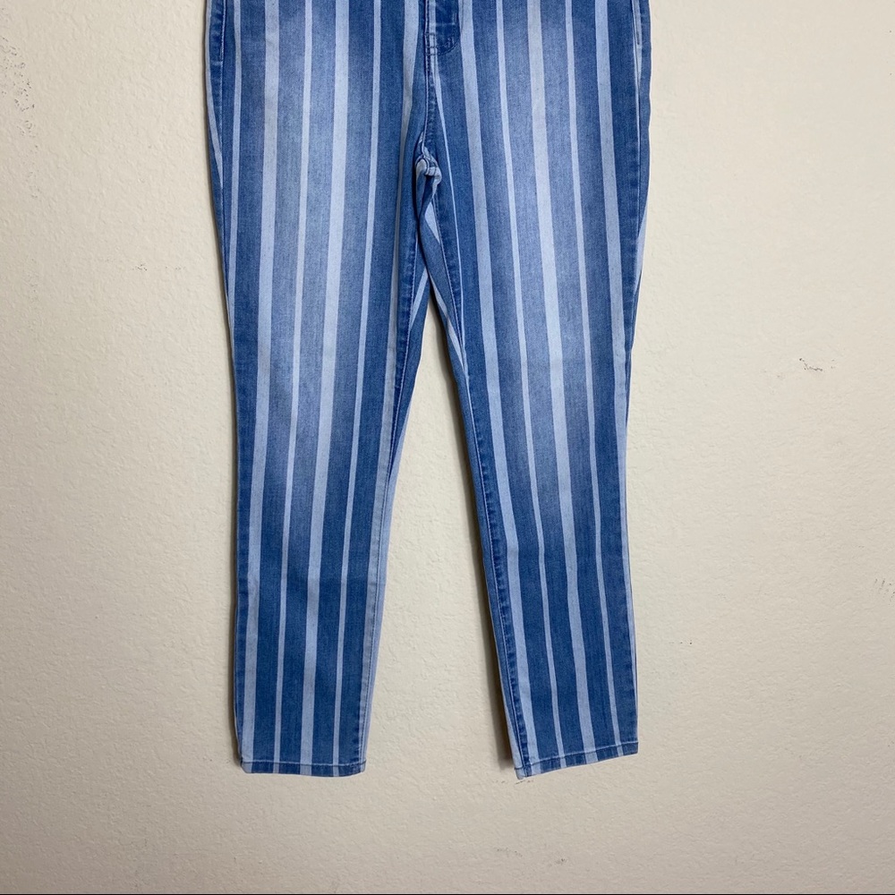 NEW Tilly’s Blue and White Stripped Pants - Picture 3 of 7